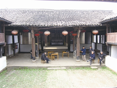 世恩祠,清代宗祠建筑,又名"盛德堂.位于大市聚镇后梁.